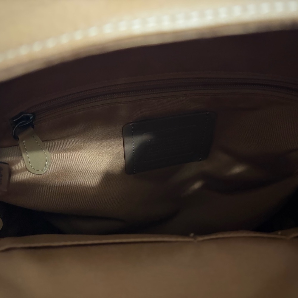 Coach West Backpack with Shearling motif - Picture 10 of 11